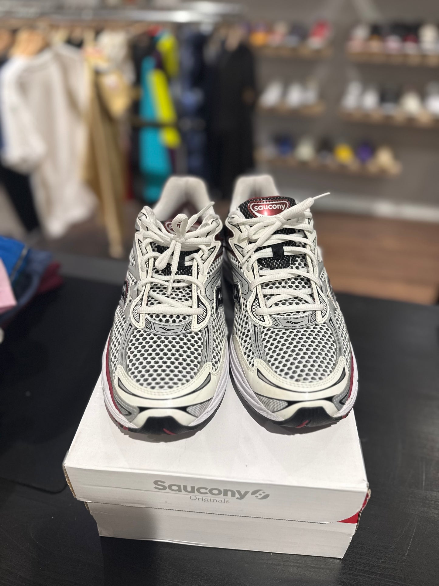 Saucony ProGrid Omni 9 OG White Silver Red