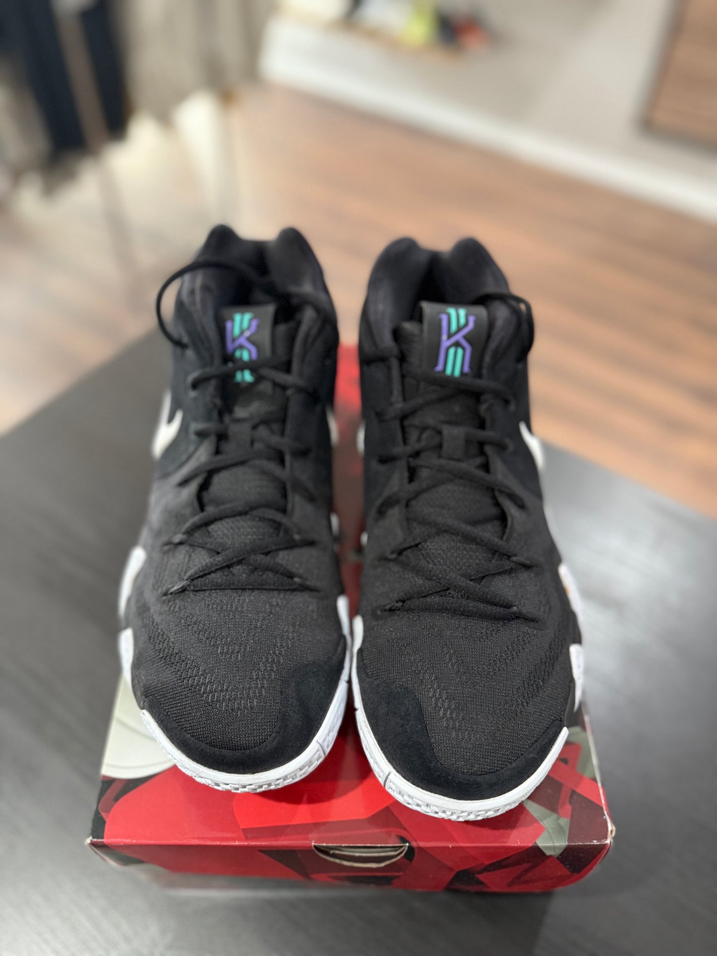 Ankle Taker Kyrie 4 (Used)
