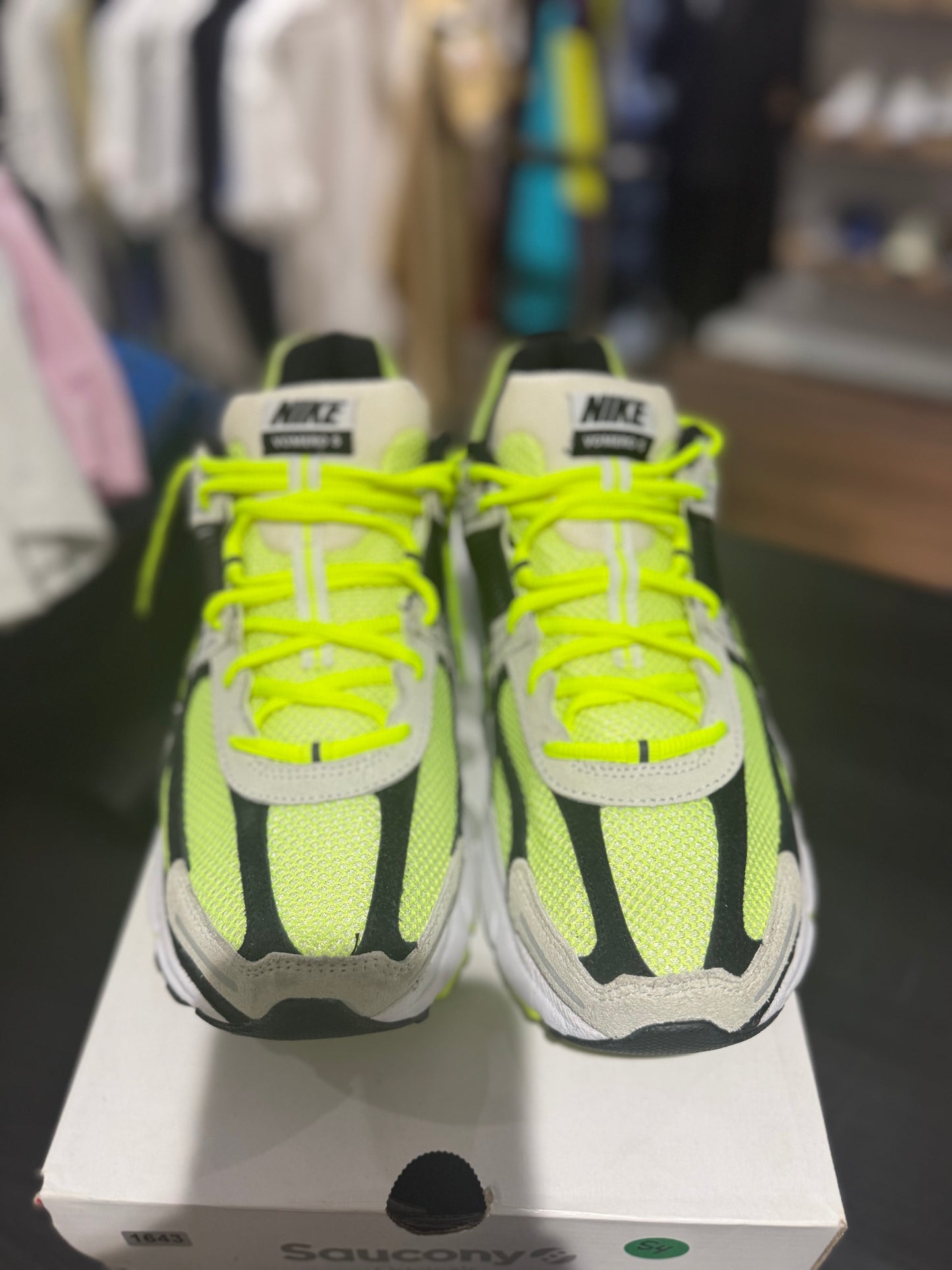 Vomero 5 Life Lime