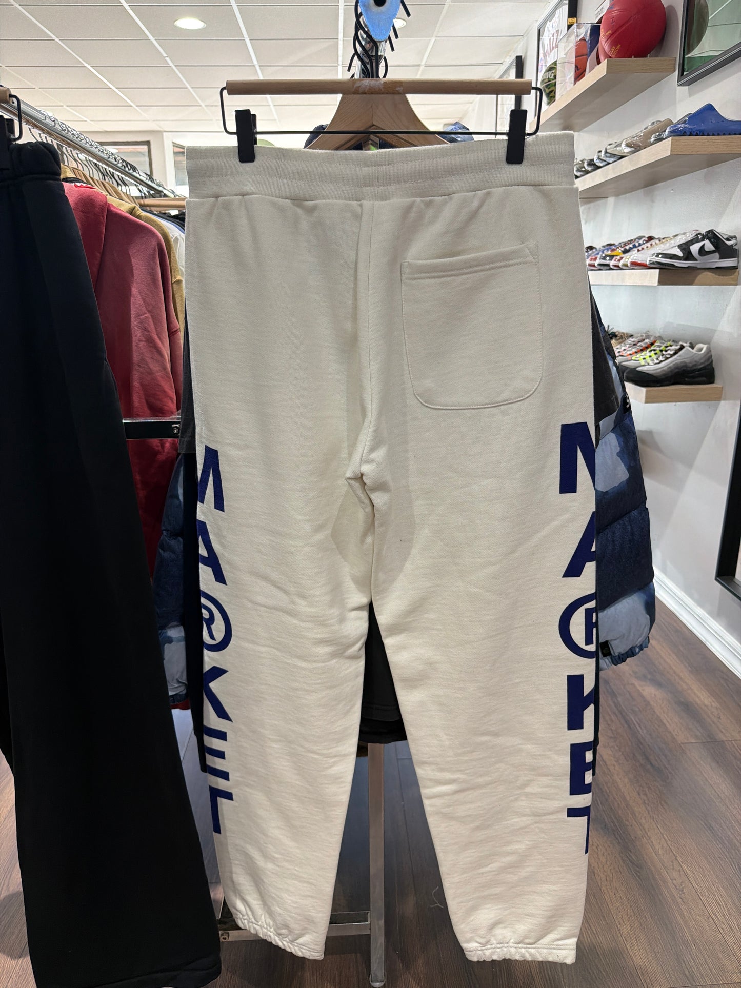 Ma®ket Sweatpant White