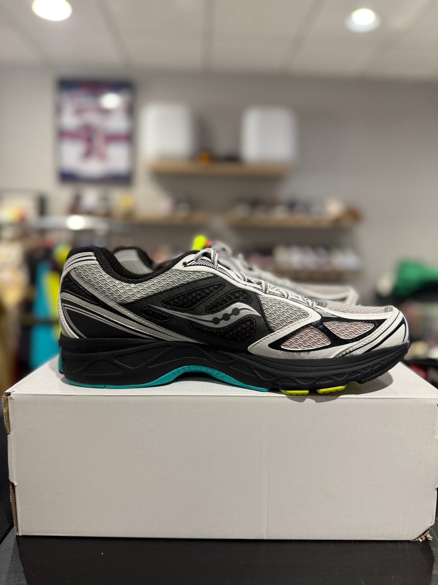Saucony ProGuide 7 White / Teal