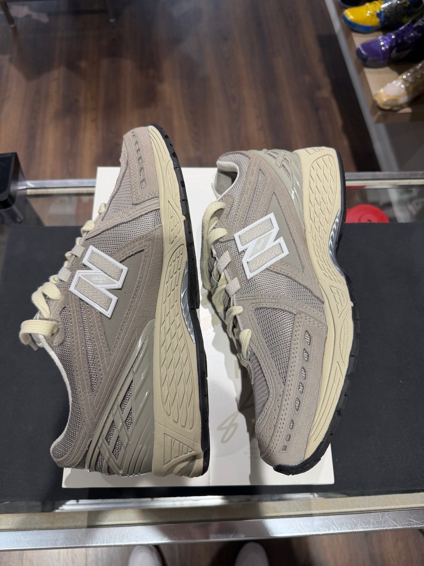 NB 1906R Beige Cream