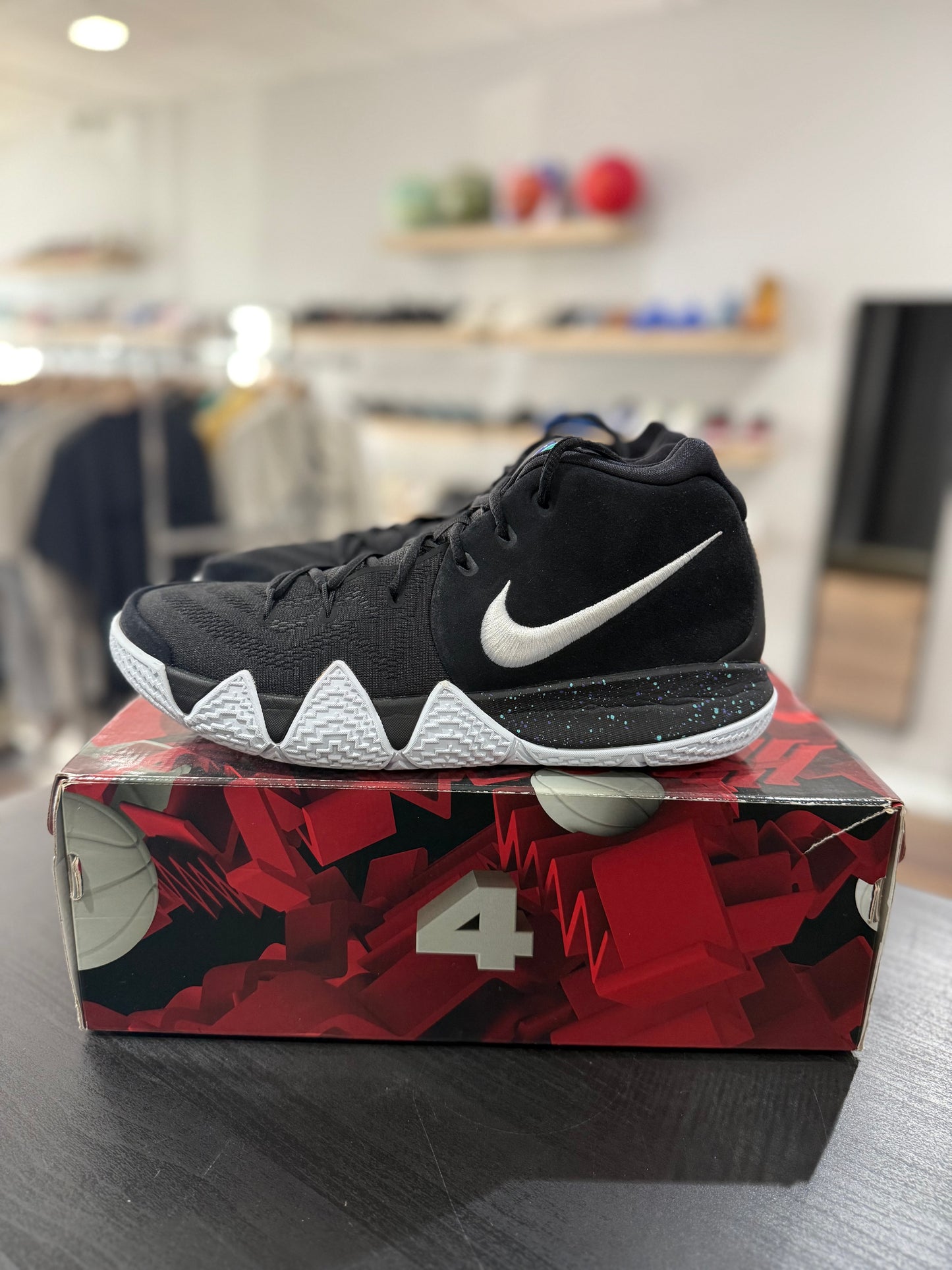 Ankle Taker Kyrie 4 (Used)