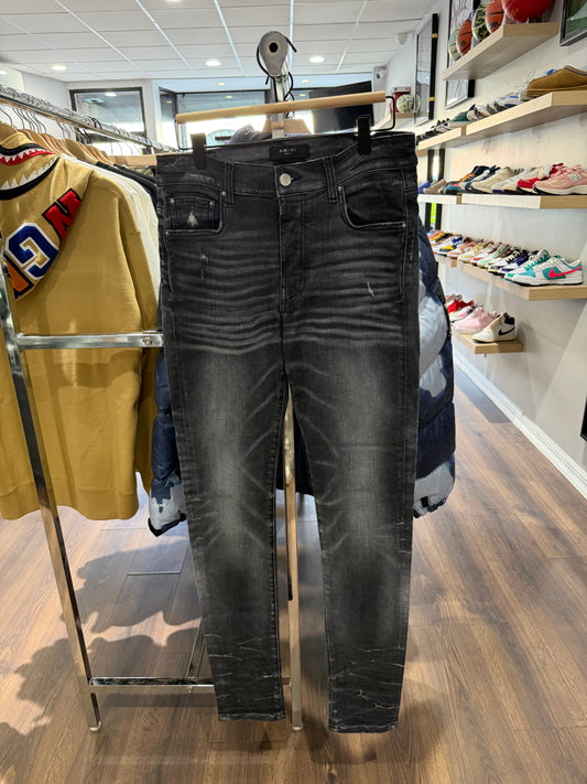 Amiri Jeans Distressed Gray
